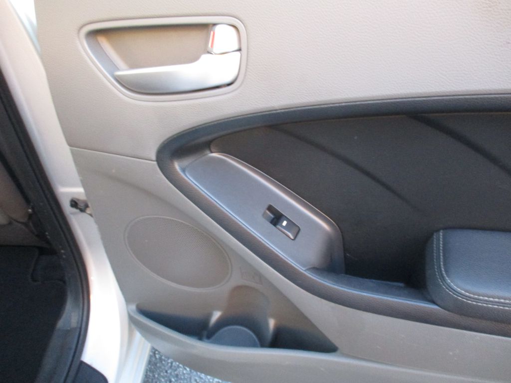 Photo 22 of this KIA FORTE