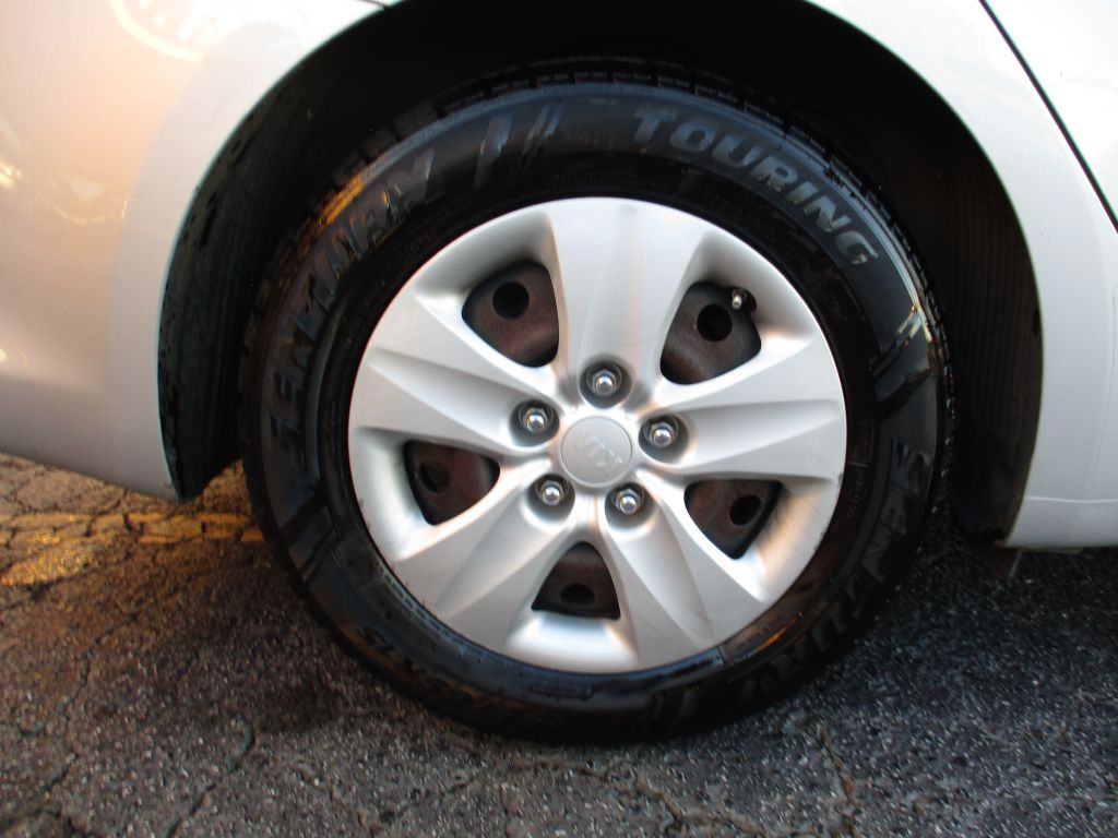 Photo 25 of this KIA FORTE