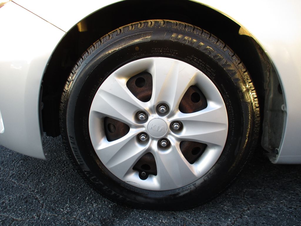 Photo 27 of this KIA FORTE