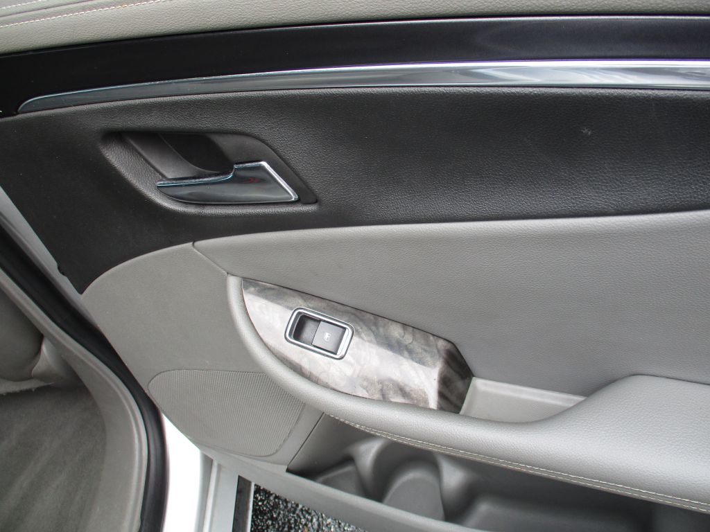 Photo 20 of this CHEVROLET IMPALA