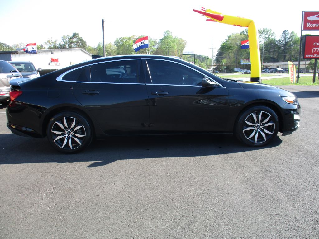 Photo 5 of this CHEVROLET MALIBU