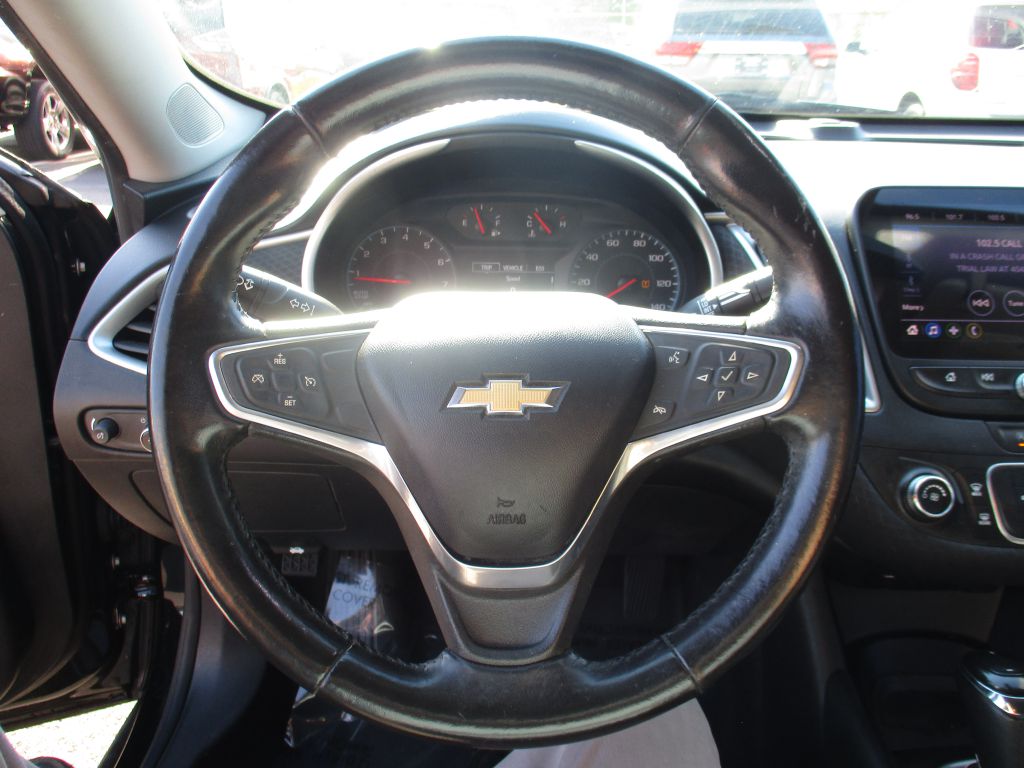 Photo 11 of this CHEVROLET MALIBU