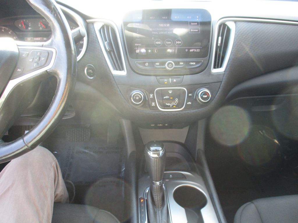 Photo 12 of this CHEVROLET MALIBU