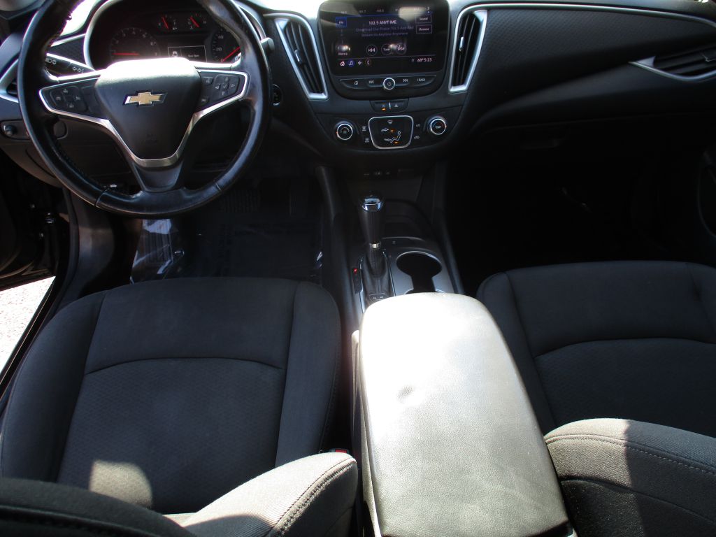 Photo 15 of this CHEVROLET MALIBU
