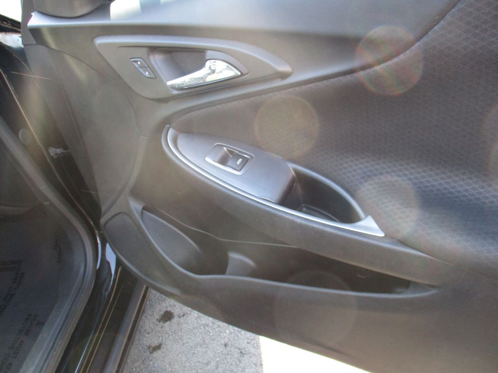 Photo 23 of this CHEVROLET MALIBU