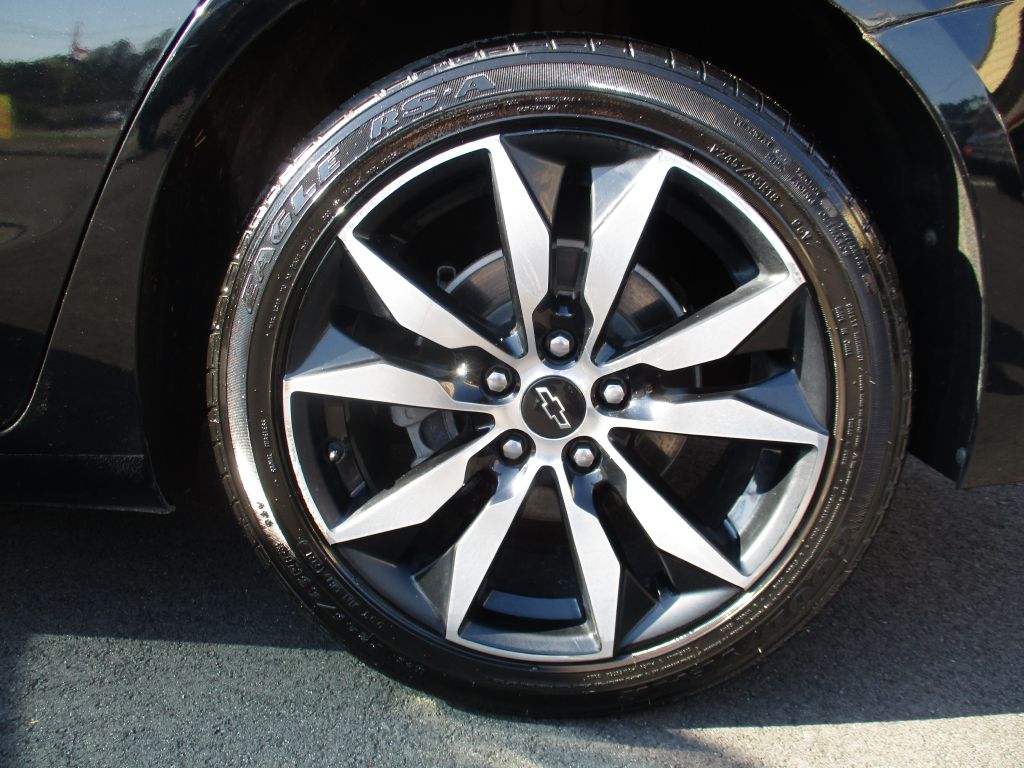 Photo 26 of this CHEVROLET MALIBU