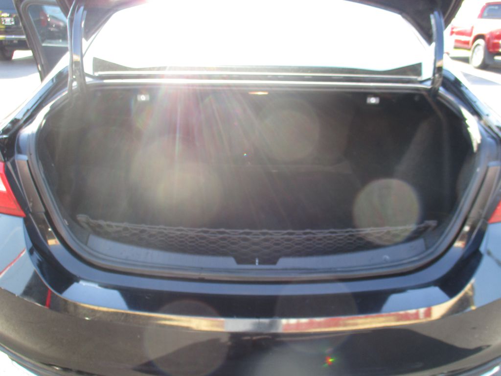 Photo 28 of this CHEVROLET MALIBU