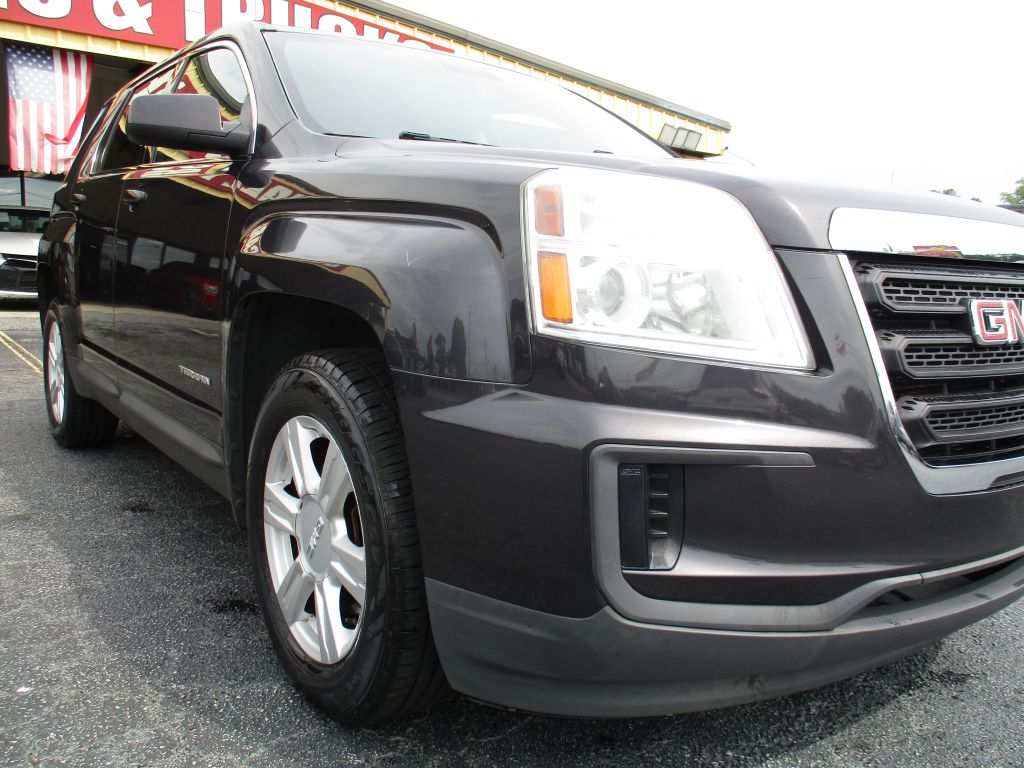 Photo 10 of this GMC TERRAIN