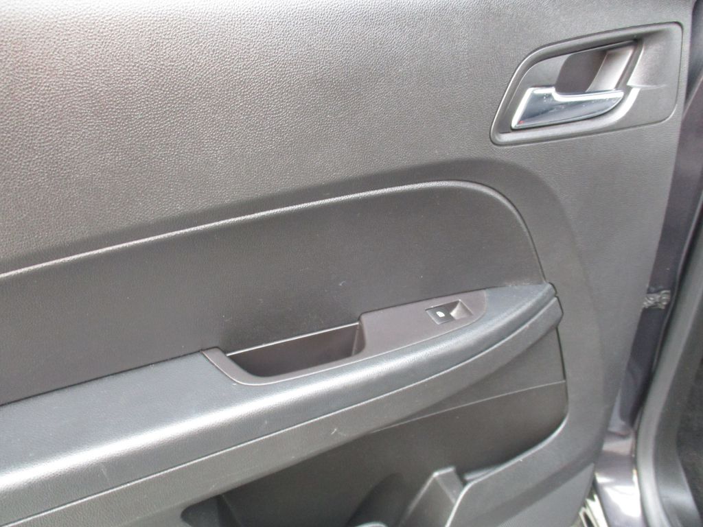 Photo 21 of this GMC TERRAIN