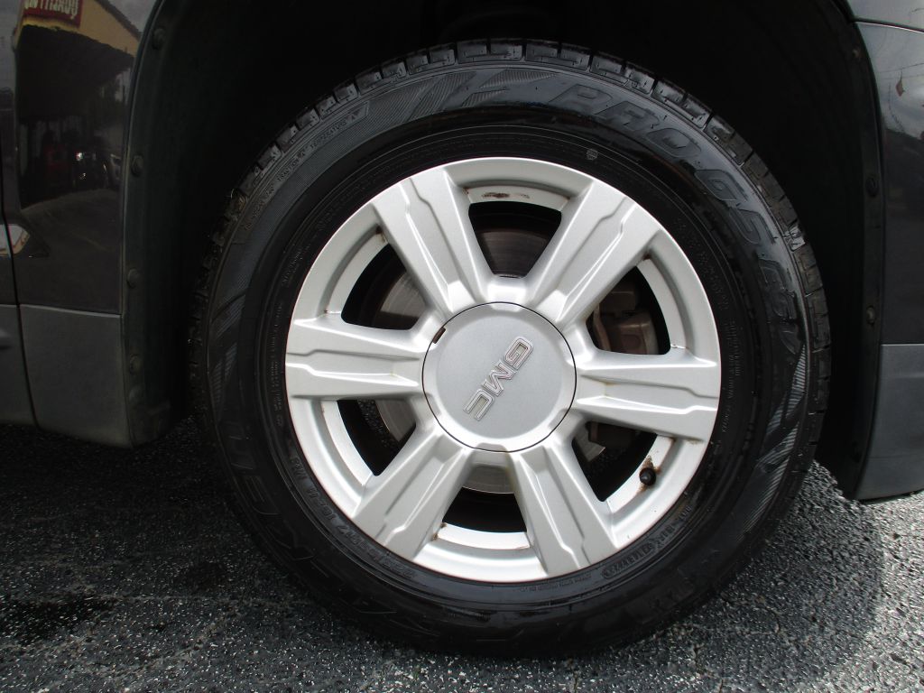 Photo 24 of this GMC TERRAIN