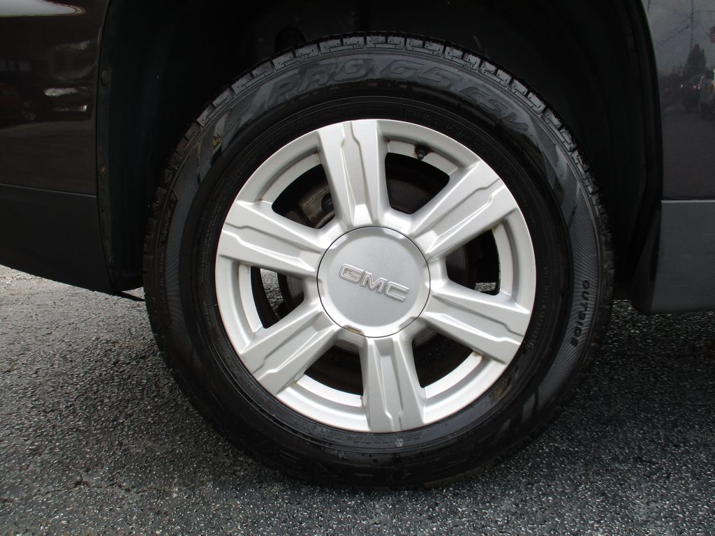 Photo 25 of this GMC TERRAIN