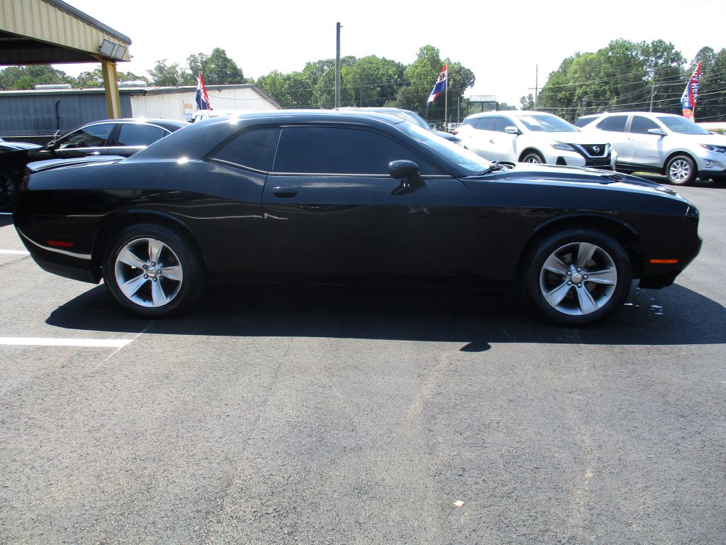 Photo 4 of this DODGE CHALLENGER