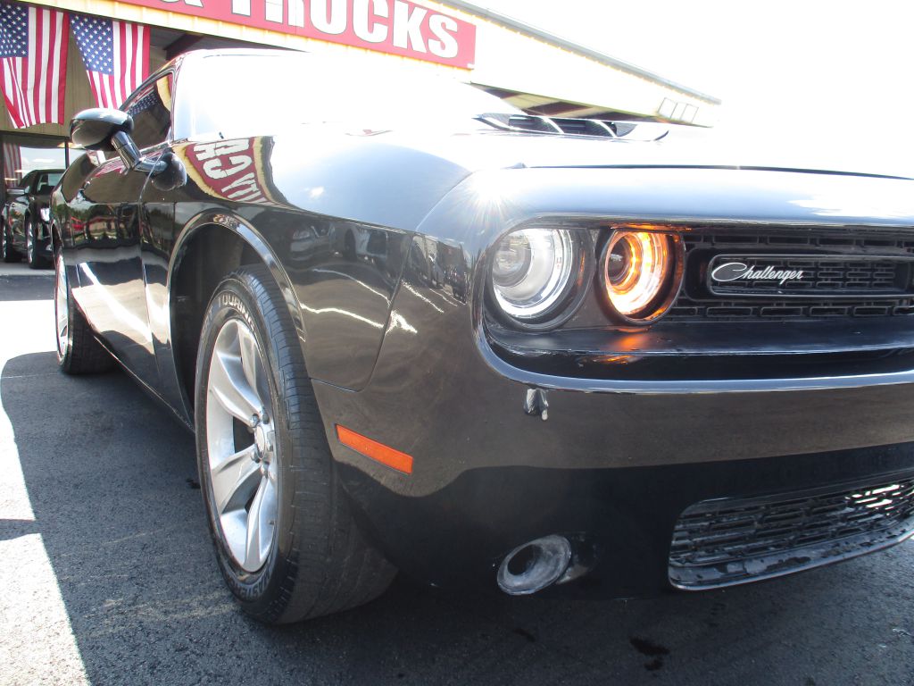 Photo 10 of this DODGE CHALLENGER