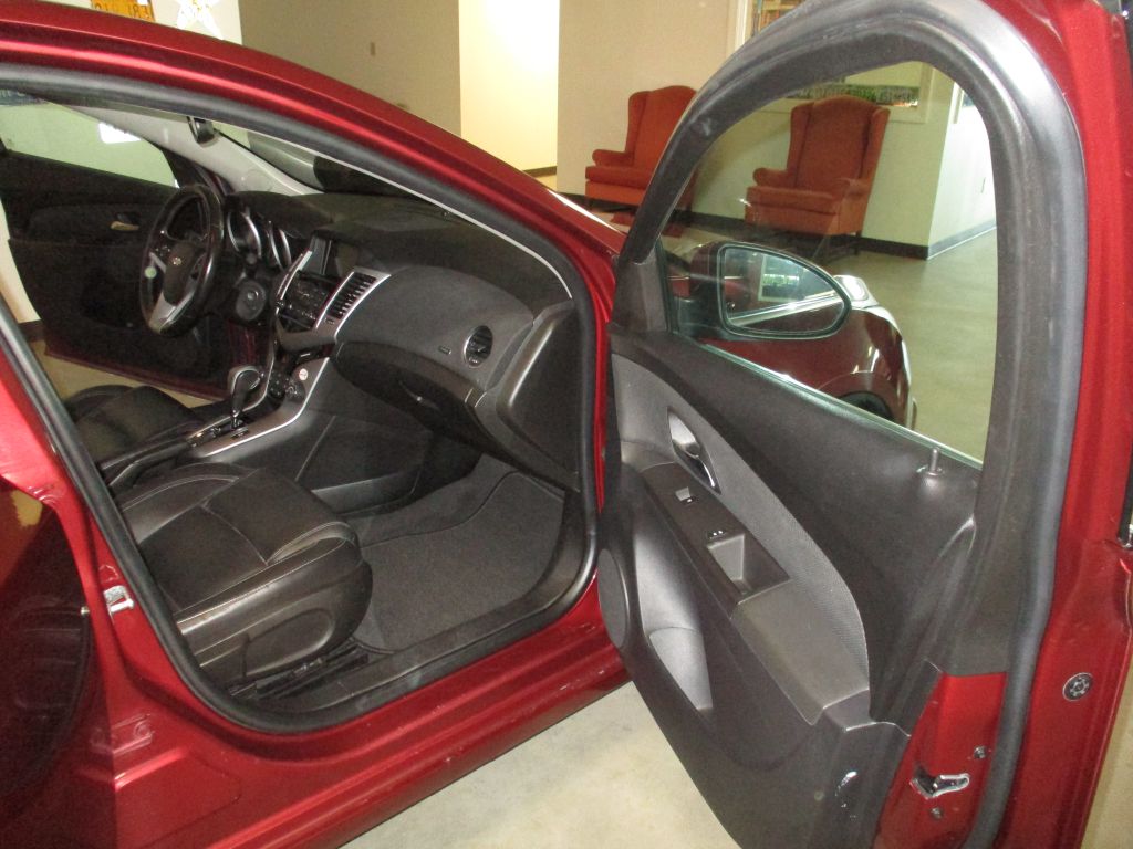 Photo 8 of this CHEVROLET CRUZE