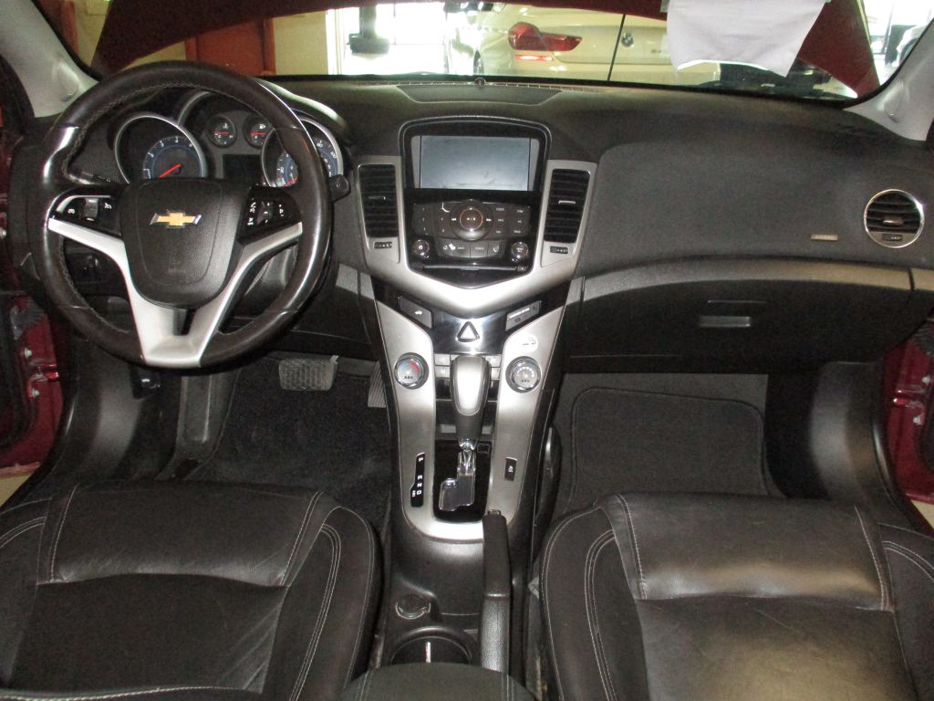 Photo 13 of this CHEVROLET CRUZE