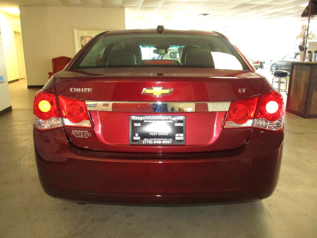 Photo 4 of this CHEVROLET CRUZE
