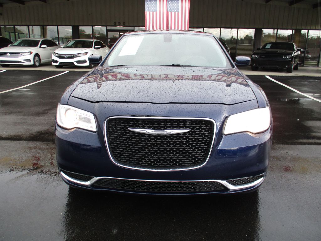 Photo 2 of this CHRYSLER 300