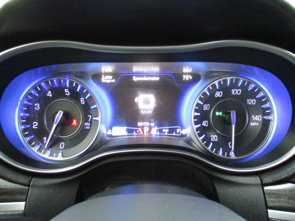 Photo 11 of this CHRYSLER 300
