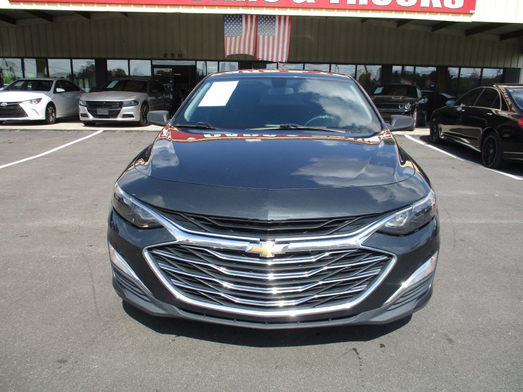 Photo 2 of this CHEVROLET MALIBU