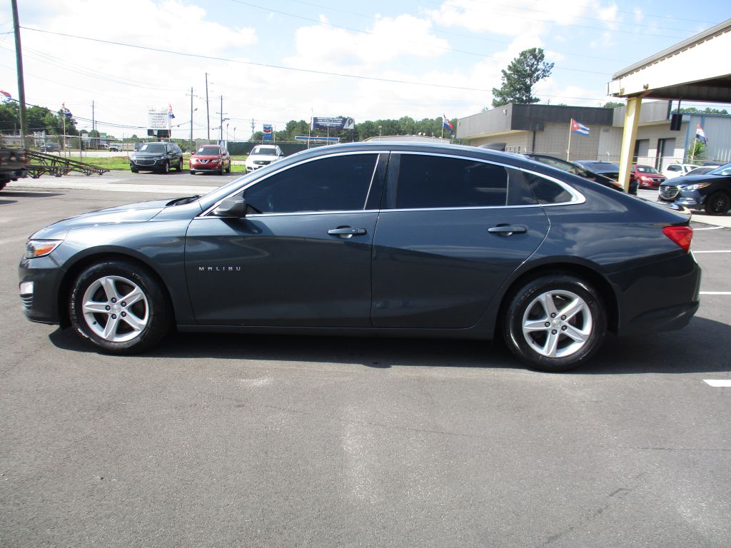 Photo 3 of this CHEVROLET MALIBU