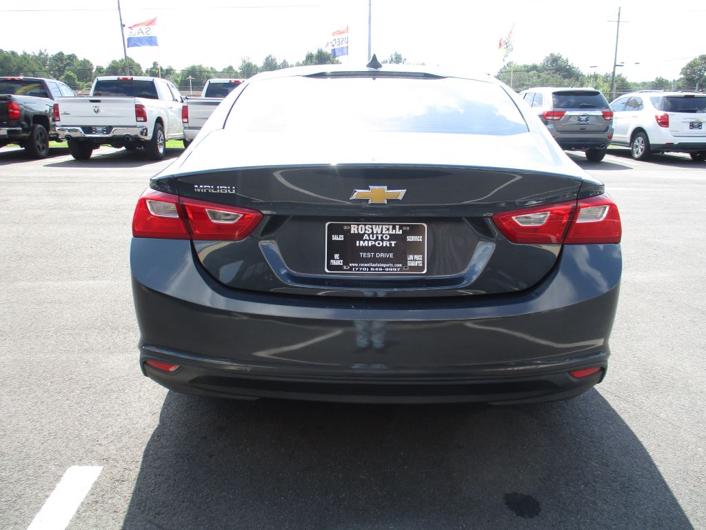 Photo 4 of this CHEVROLET MALIBU