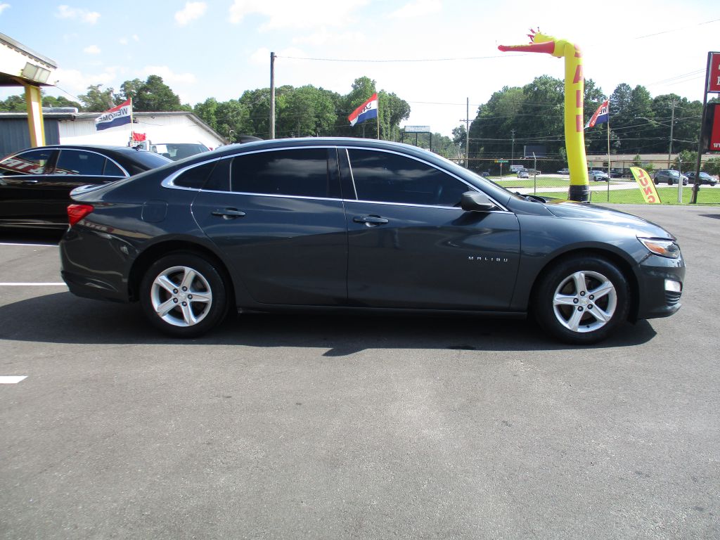 Photo 5 of this CHEVROLET MALIBU