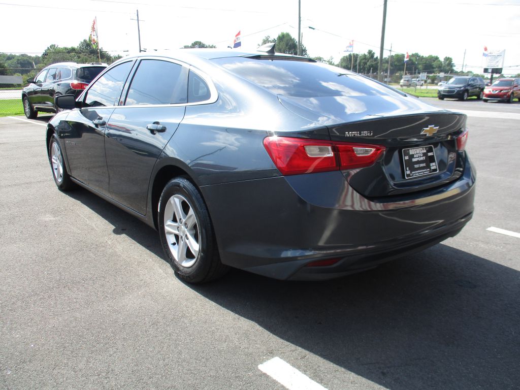 Photo 6 of this CHEVROLET MALIBU