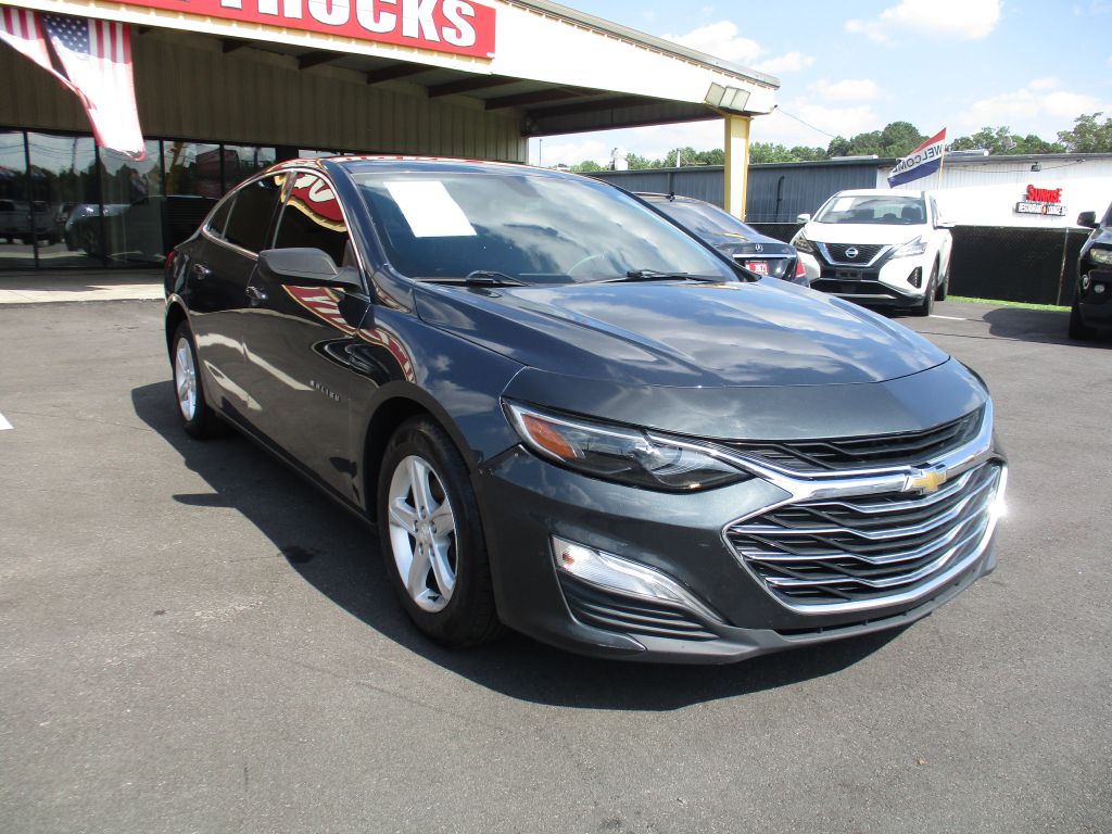 Photo 8 of this CHEVROLET MALIBU