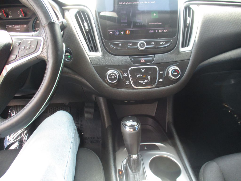 Photo 10 of this CHEVROLET MALIBU