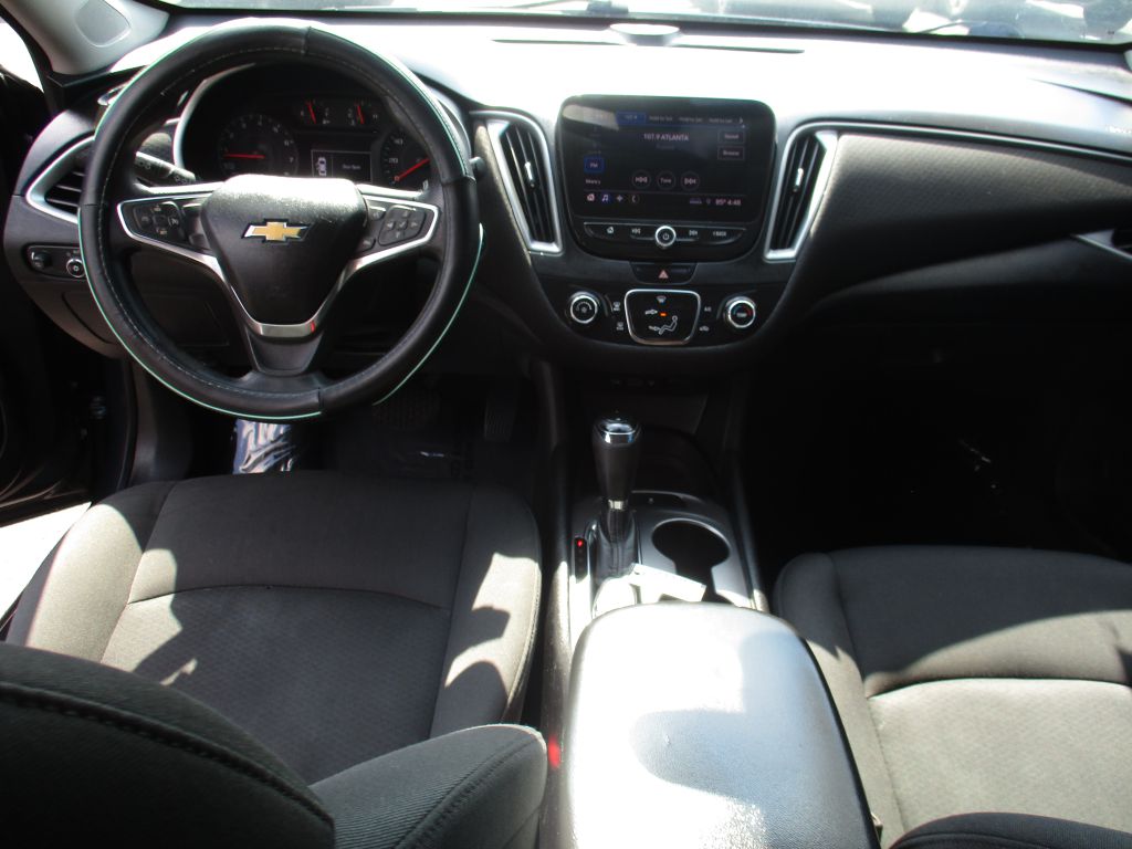 Photo 13 of this CHEVROLET MALIBU