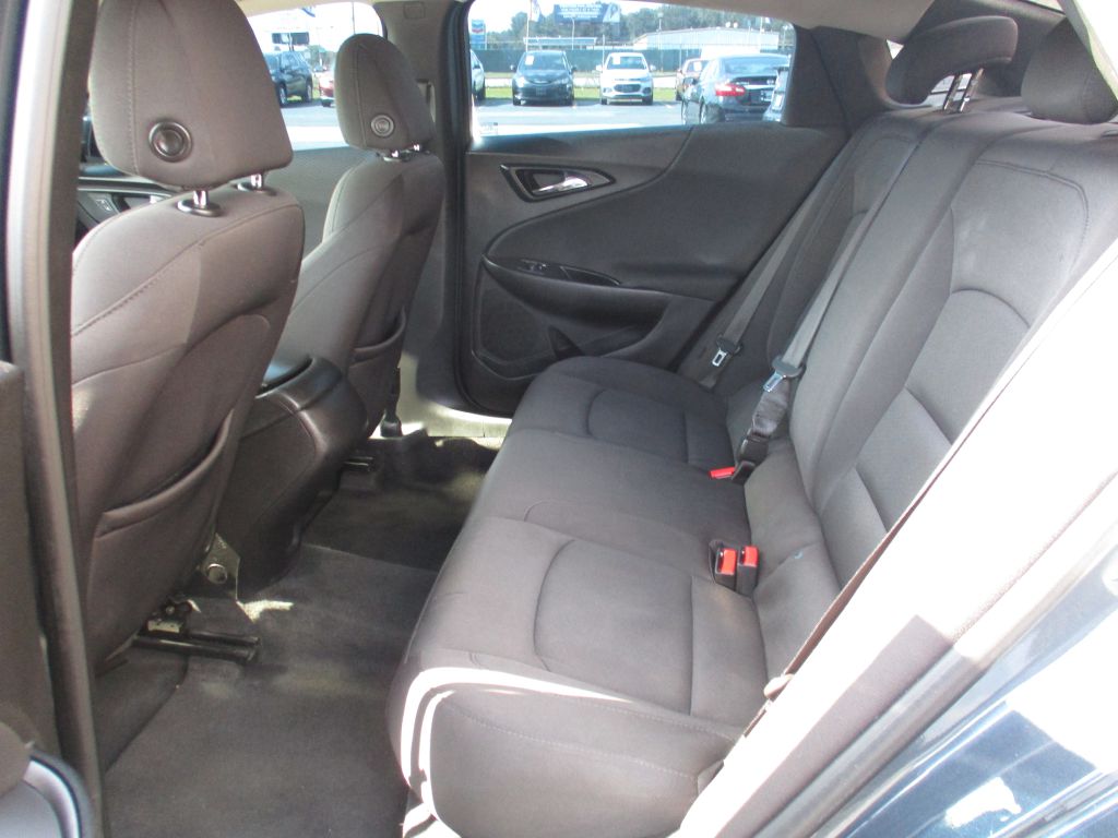 Photo 15 of this CHEVROLET MALIBU