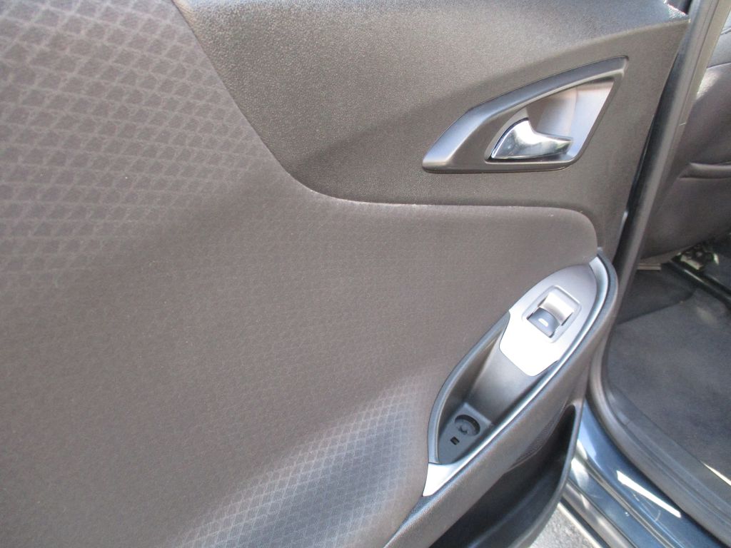 Photo 19 of this CHEVROLET MALIBU