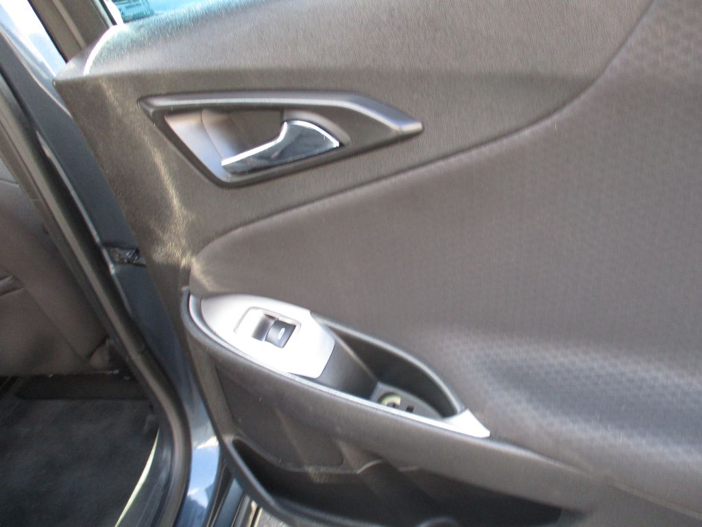 Photo 20 of this CHEVROLET MALIBU