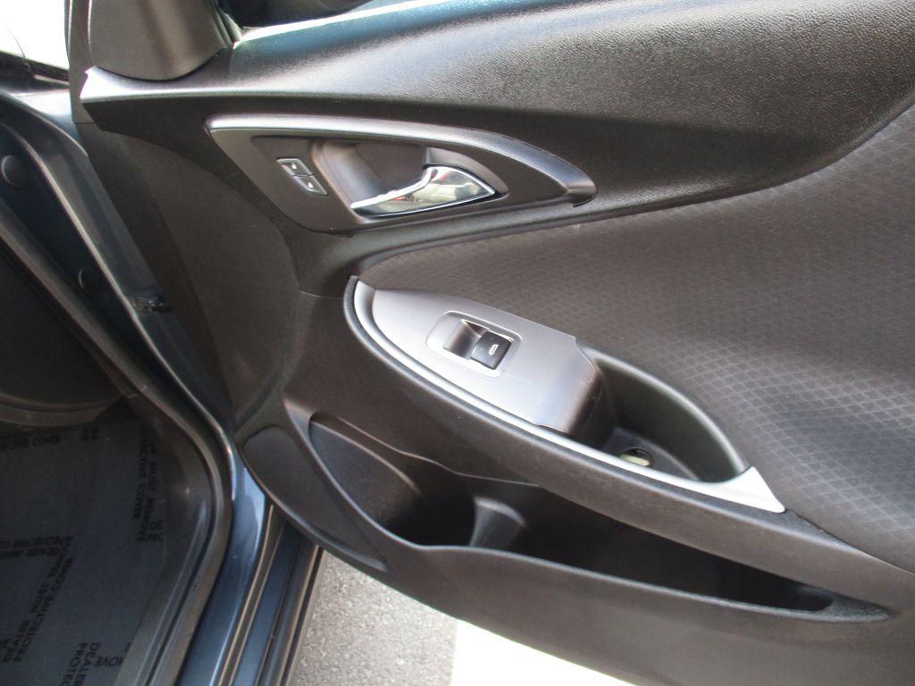 Photo 21 of this CHEVROLET MALIBU