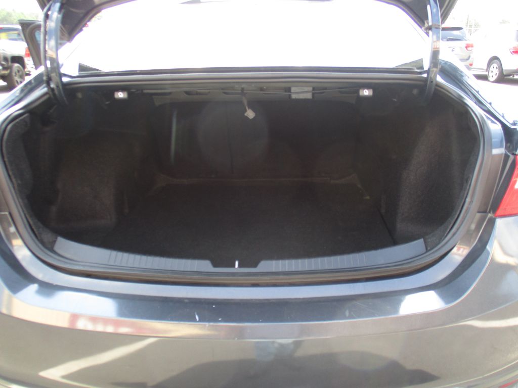 Photo 26 of this CHEVROLET MALIBU