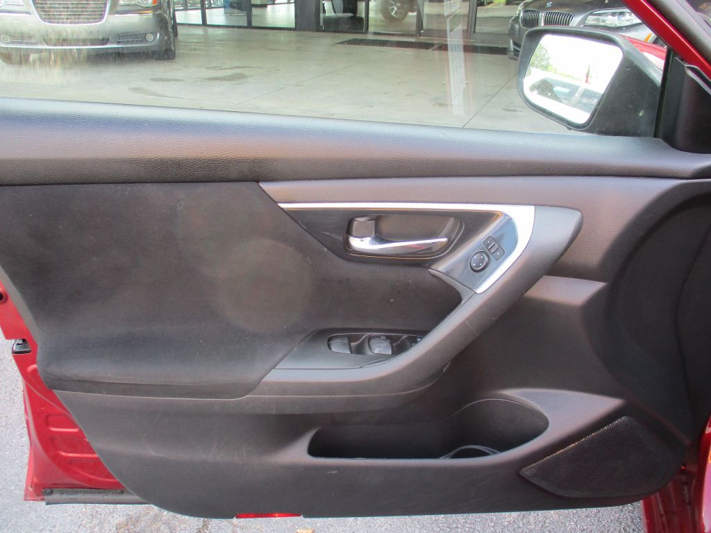 Photo 15 of this NISSAN ALTIMA