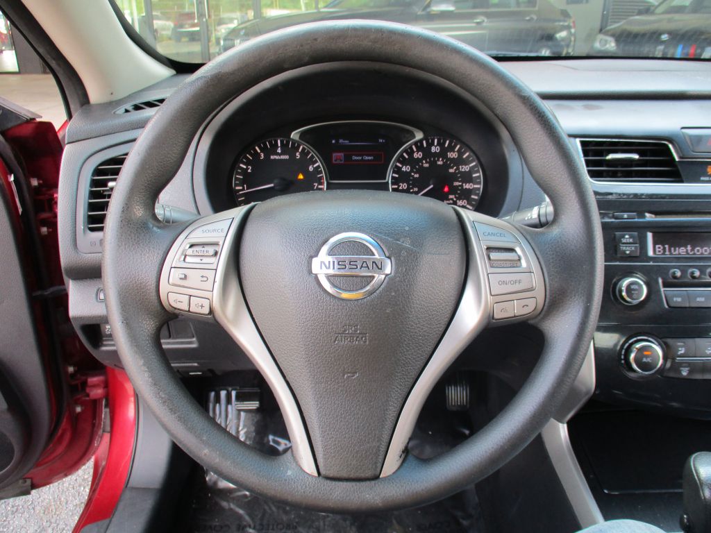 Photo 25 of this NISSAN ALTIMA