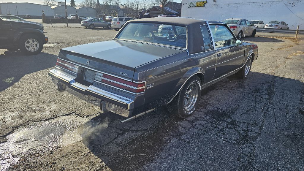 Photo 5 of this BUICK REGAL