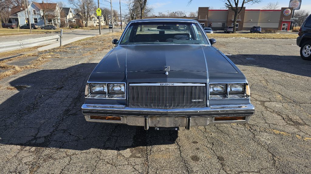 Photo 2 of this BUICK REGAL