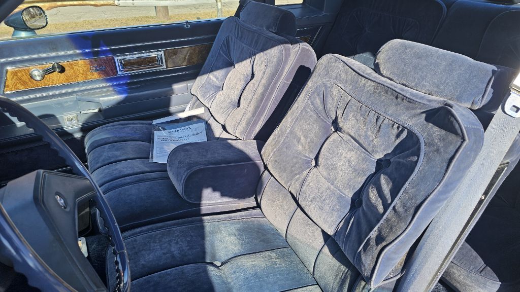 Photo 10 of this BUICK REGAL