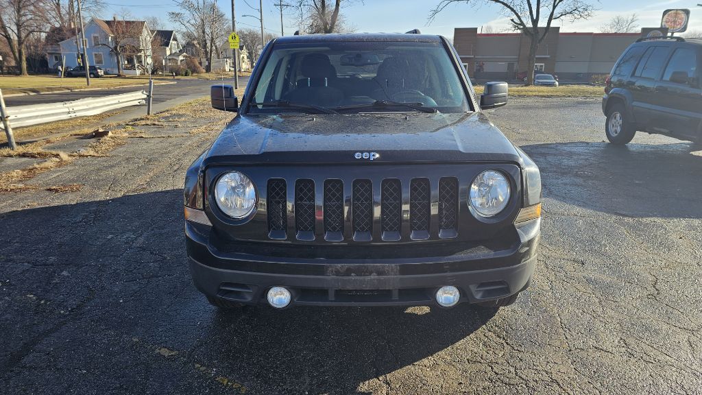 Photo 2 of this JEEP PATRIOT
