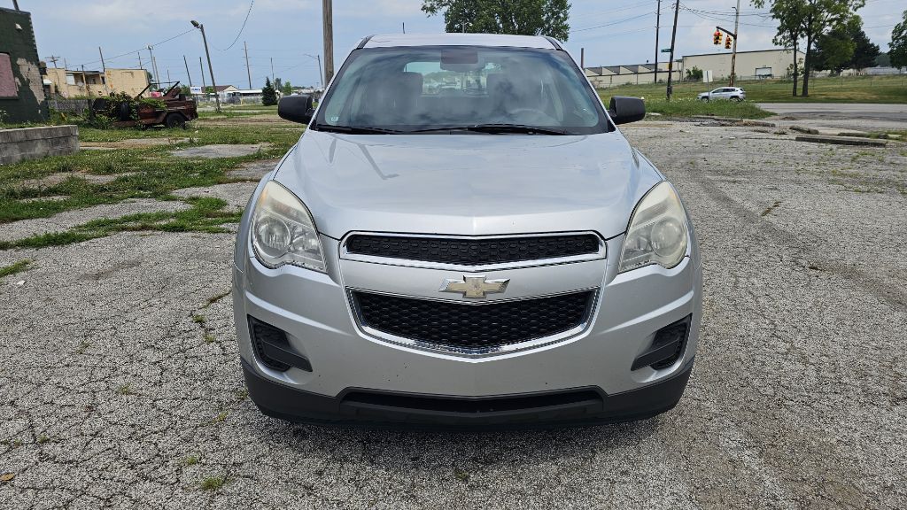Photo 2 of this CHEVROLET EQUINOX