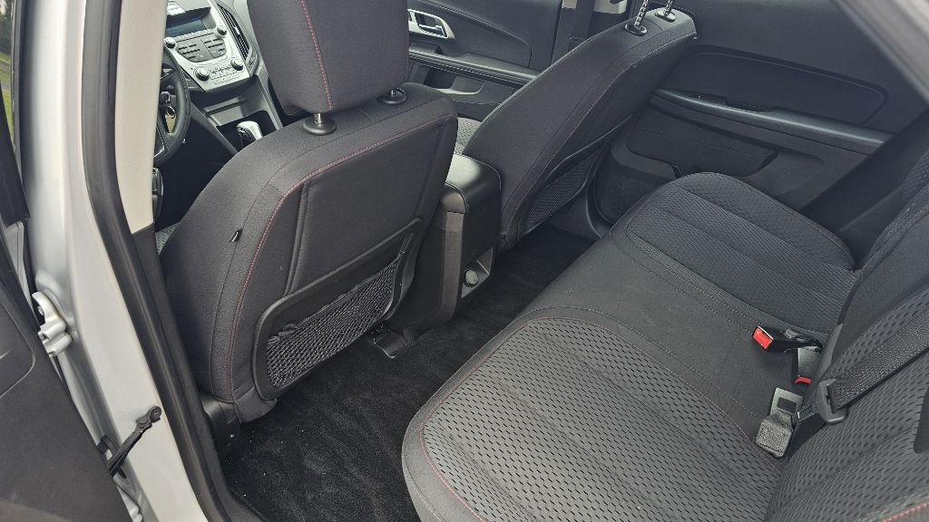 Photo 12 of this CHEVROLET EQUINOX