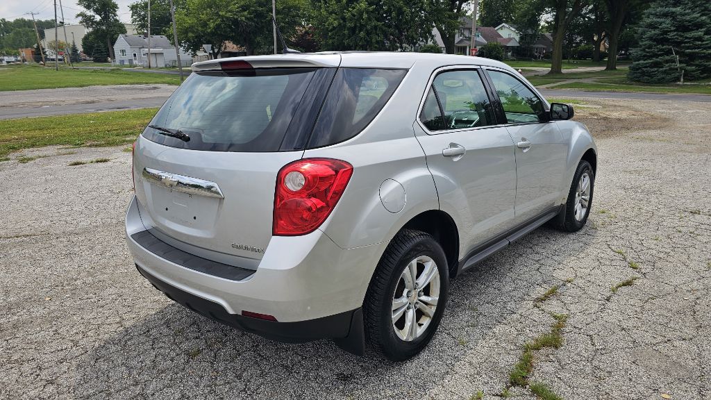 Photo 5 of this CHEVROLET EQUINOX