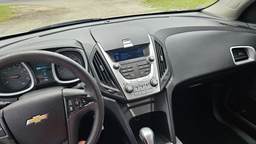 Photo 11 of this CHEVROLET EQUINOX