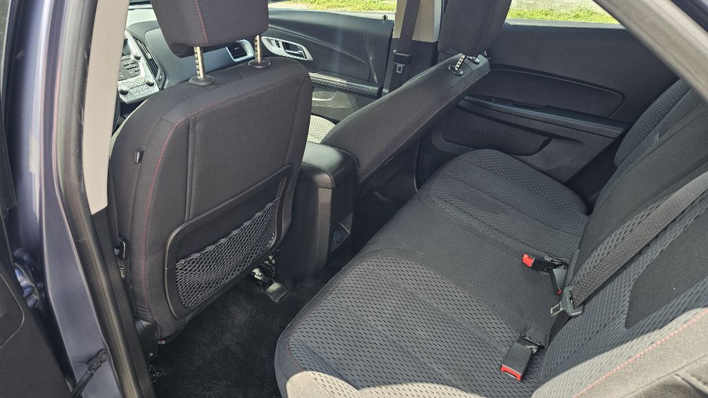 Photo 12 of this CHEVROLET EQUINOX