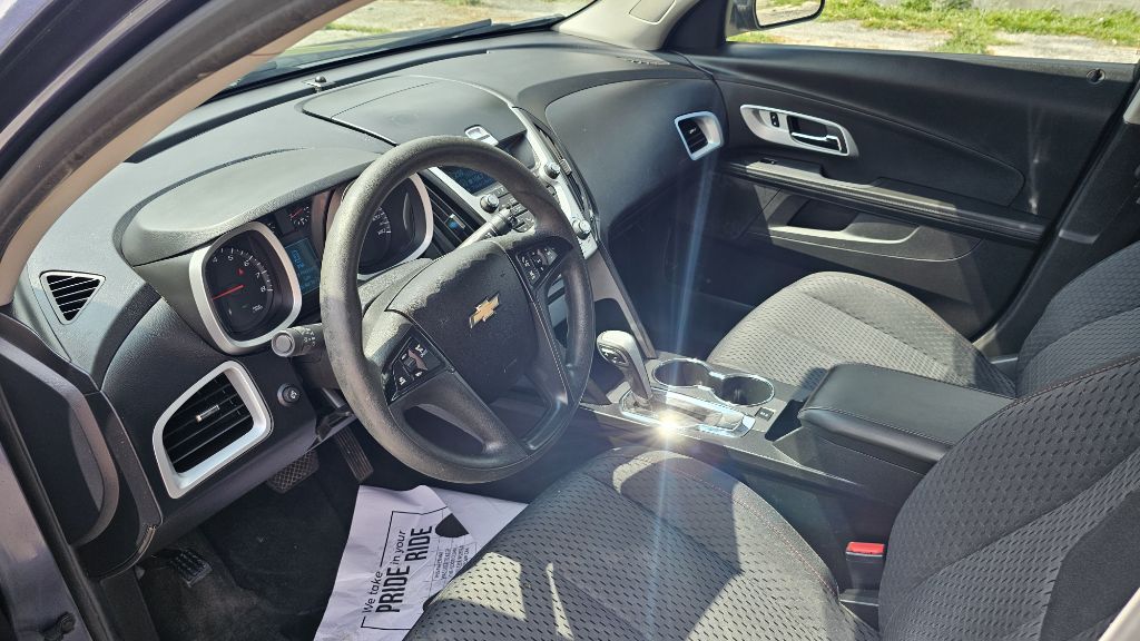 Photo 9 of this CHEVROLET EQUINOX