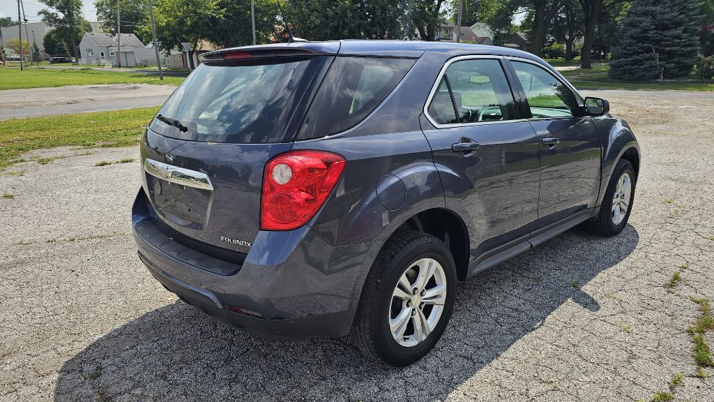 Photo 5 of this CHEVROLET EQUINOX
