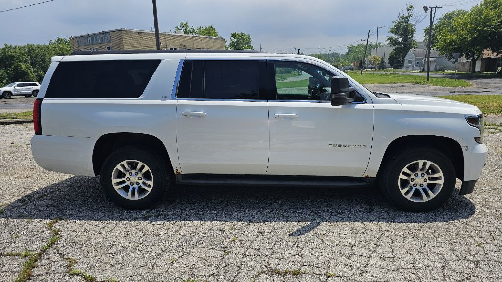 Photo 4 of this CHEVROLET SUBURBAN