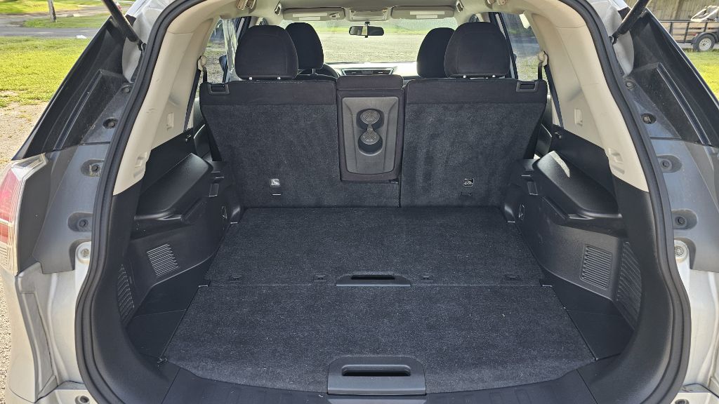 Photo 14 of this NISSAN ROGUE